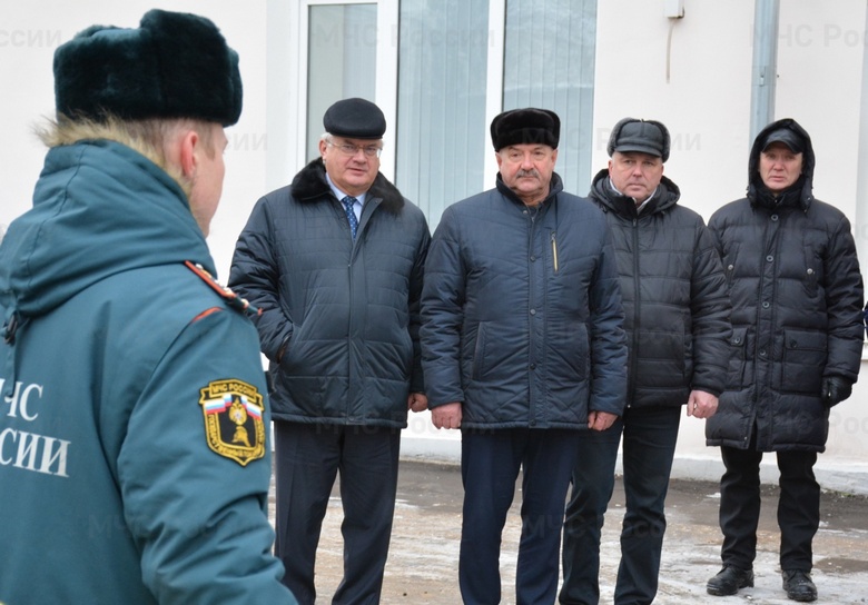 sotrudnik-mchs-provel-uchebnuyu-evakuaciyu-v-ivanovskoy-oblastnoy-dume_16705737311458008571__2000x2000__watermark.jpg