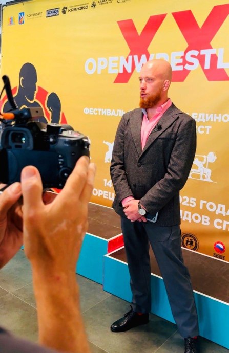 Карнеев.jpg